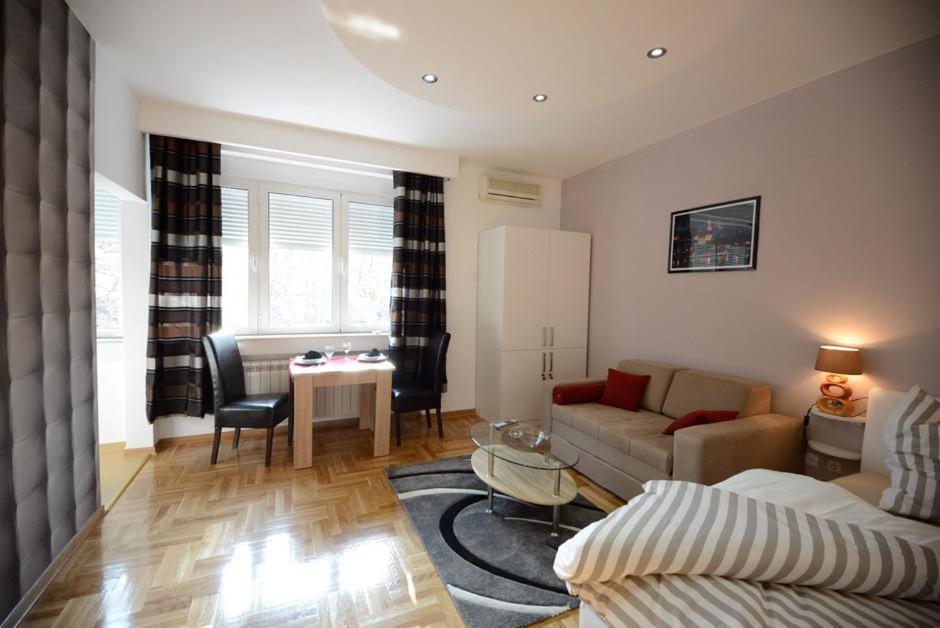 Politika Apartment Белград Екстериор снимка